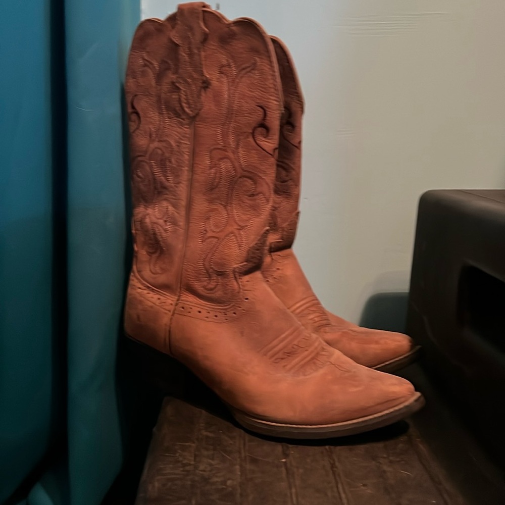 Justin cowboy boots